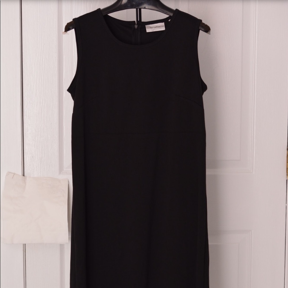 Women’s solid evening dress. (Brand New/ Sample)